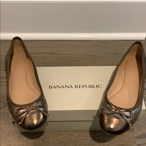 Banana Republic Bronze/Pewter Flats